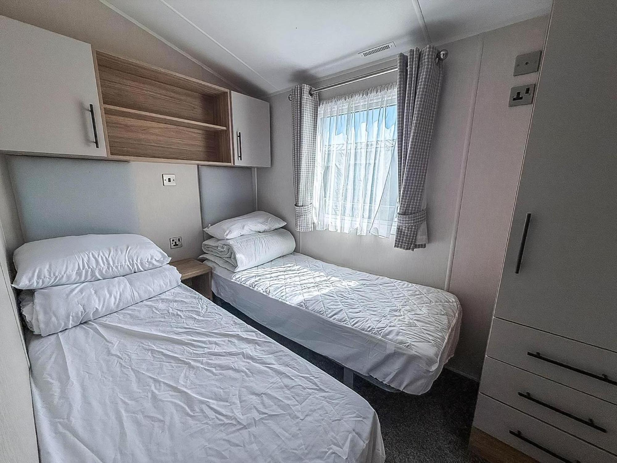 Beautiful 6 Berth Caravan, Nearby Beach In Suffolk Ref 68016Bs Lowestoft Exterior photo